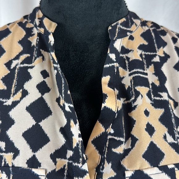 Eight Sixty Geometric Print Dress in Black and Cream - Picture 3 of 6